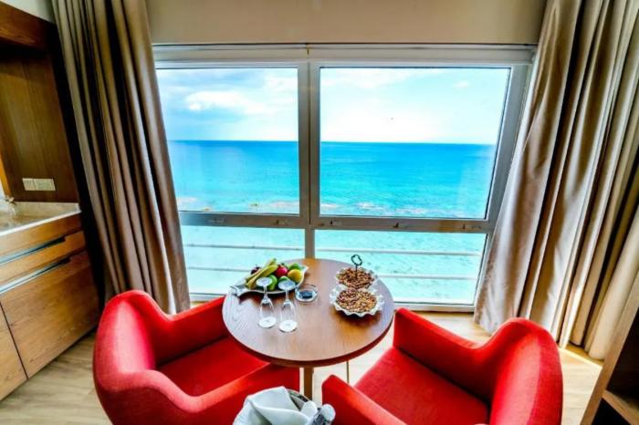 Salamis Bay Conti Resort Hotel & Casino Famagusta (Northern Cyprus) Quarto foto A room at the hotel