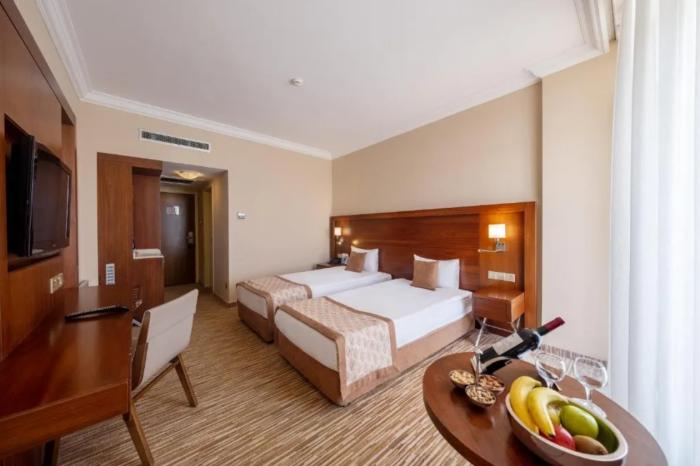 Salamis Bay Conti Resort Hotel & Casino Famagusta (Northern Cyprus) Quarto foto A room at the hotel