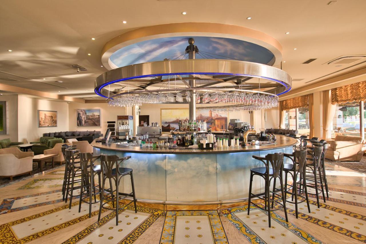 Salamis Bay Conti Resort Hotel & Casino Famagusta (Northern Cyprus) Exterior foto The bar at the hotel