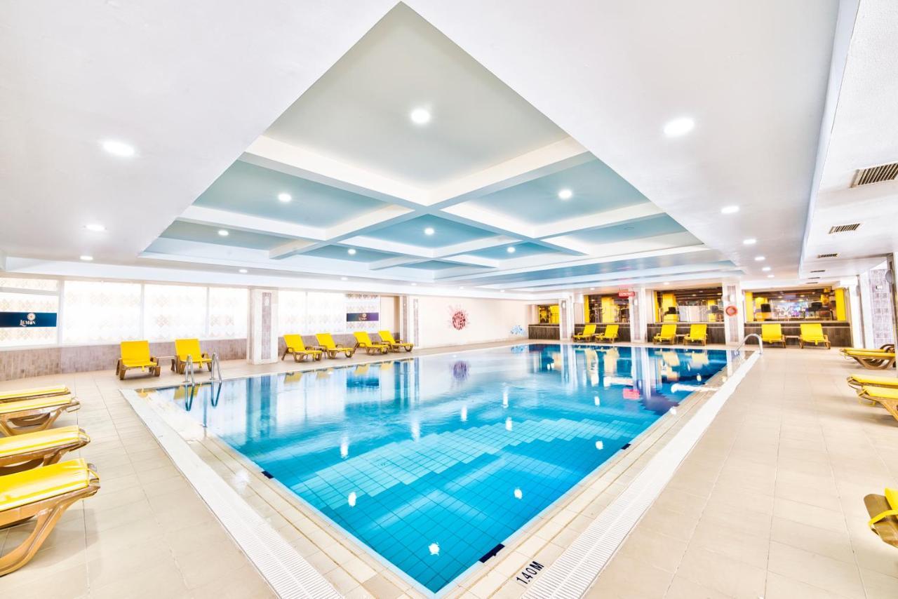 Salamis Bay Conti Resort Hotel & Casino Famagusta (Northern Cyprus) Exterior foto The swimming pool at the hotel