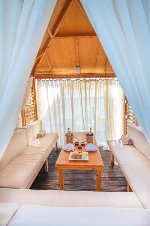 Salamis Bay Conti Resort Hotel & Casino Famagusta (Northern Cyprus) Exterior foto A private spa at the Four Seasons Hotel, Hong Kong